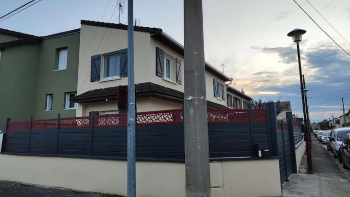 Chambre Privee Pour 4 Personnes En Banlieue Parisienne A Bondy Zewnętrze zdjęcie